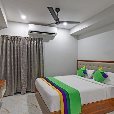 Treebo Abhi Suites, 400 Mts From Guntur Junction Exterior photo