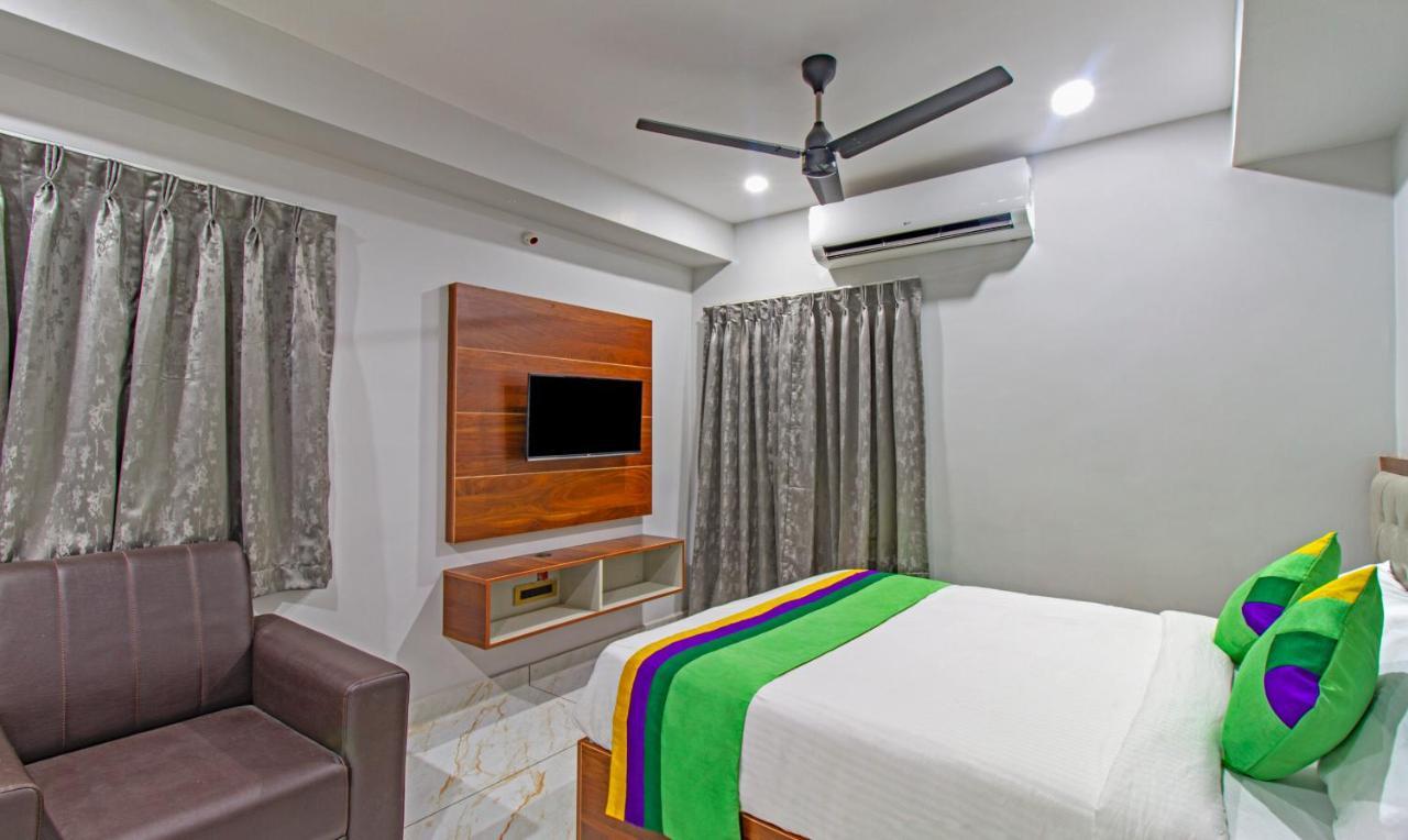 Treebo Abhi Suites, 400 Mts From Guntur Junction Exterior photo