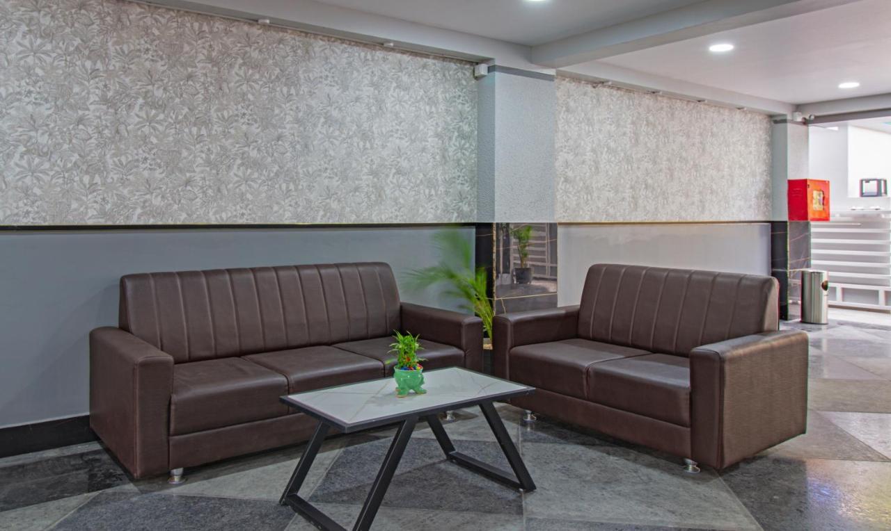 Treebo Abhi Suites, 400 Mts From Guntur Junction Exterior photo