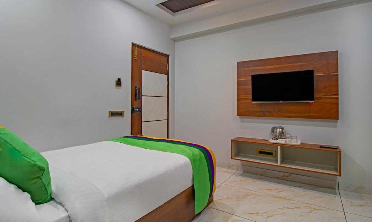 Treebo Abhi Suites, 400 Mts From Guntur Junction Exterior photo