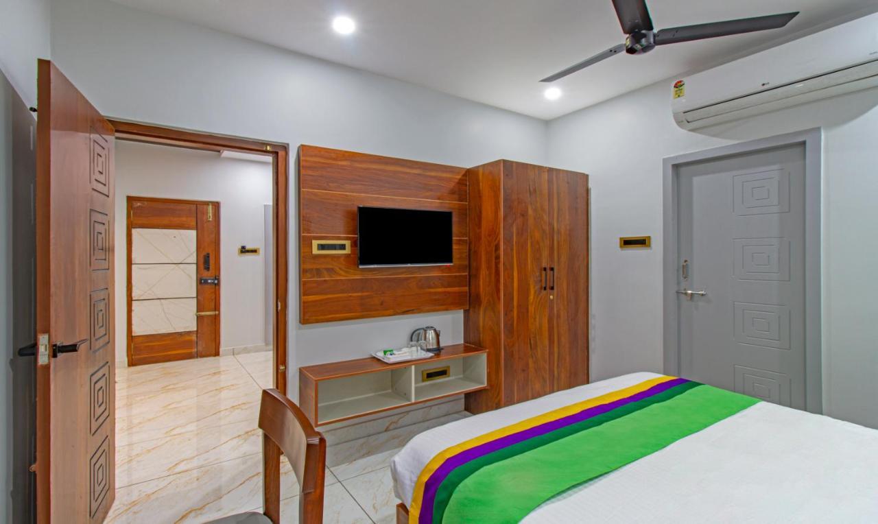 Treebo Abhi Suites, 400 Mts From Guntur Junction Exterior photo